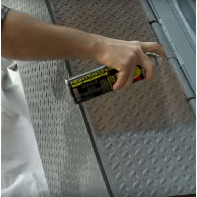 Hard Hat High Performance V2100 System Rust Preventive Enamel Spray Paint, Flat Safety Red, 15 oz Aerosol Can, 6/Carton